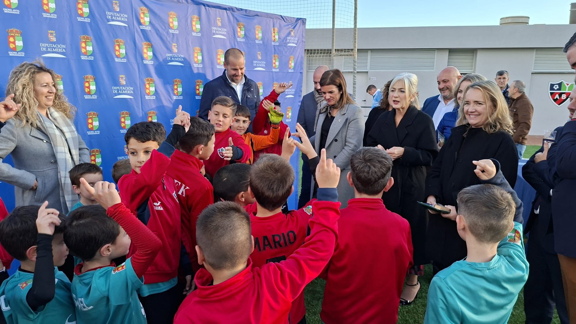 Nuevo equipamiento deportivo: arco, photocall y podio